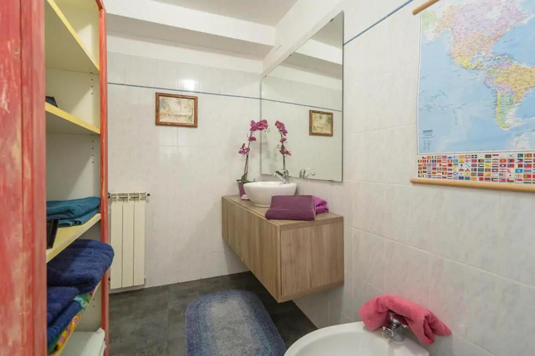 Pippi'S Aquarium Home With A/C Genoa Bilik gambar